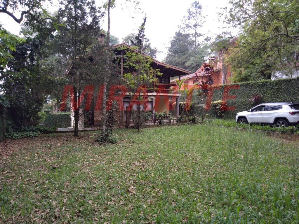Casa terrea de 244m² com 5 quartos em Mantiqueira