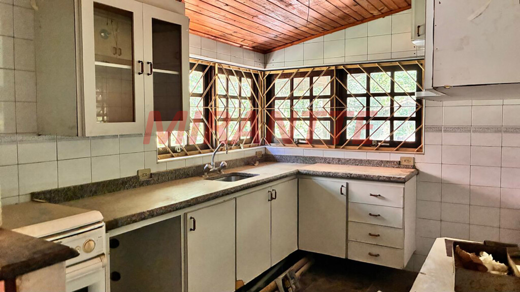 Casa terrea de 244m² com 5 quartos em Mantiqueira