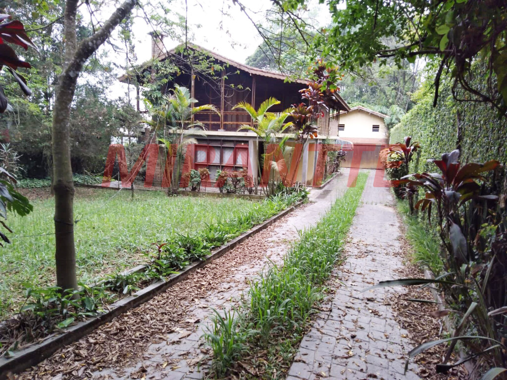 Casa terrea de 244m² com 5 quartos em Mantiqueira