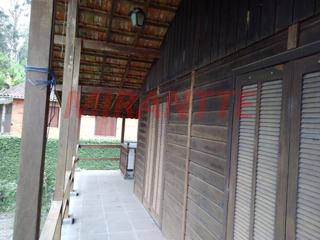 Casa terrea de 244m² com 5 quartos em Mantiqueira