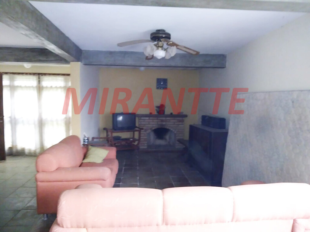 Casa terrea de 244m² com 5 quartos em Mantiqueira