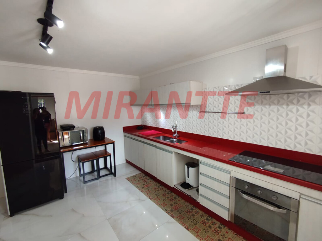 Sobrado de 179m² com 3 quartos em Horto Florestal