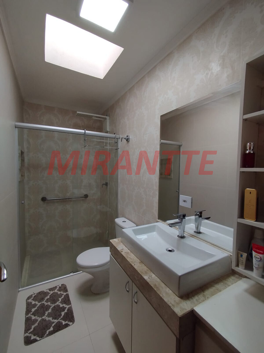 Sobrado de 179m² com 3 quartos em Horto Florestal