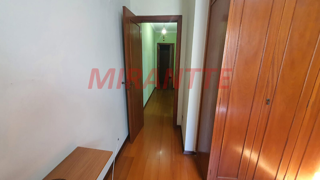 Sobrado de 132m² com 3 quartos em Água Fria