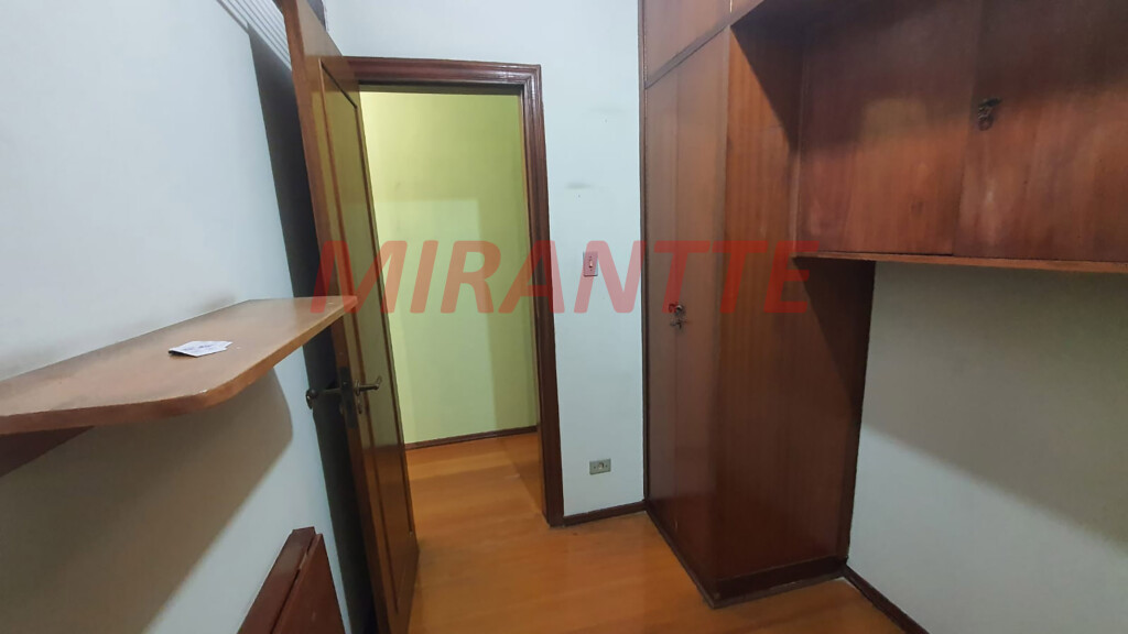 Sobrado de 132m² com 3 quartos em Água Fria
