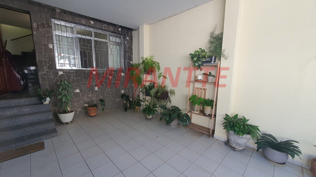Sobrado de 132m² com 3 quartos em Água Fria