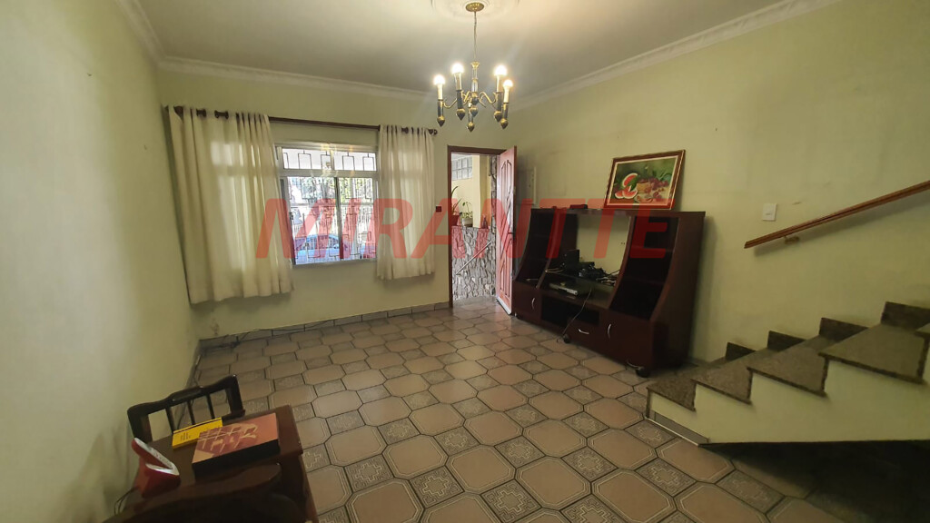 Sobrado de 132m² com 3 quartos em Água Fria