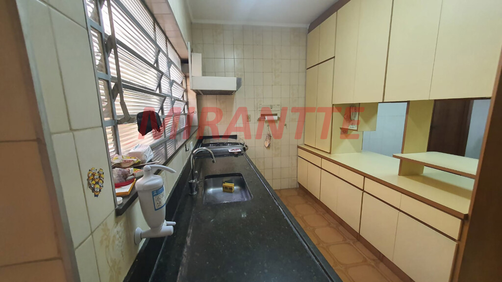 Sobrado de 132m² com 3 quartos em Água Fria