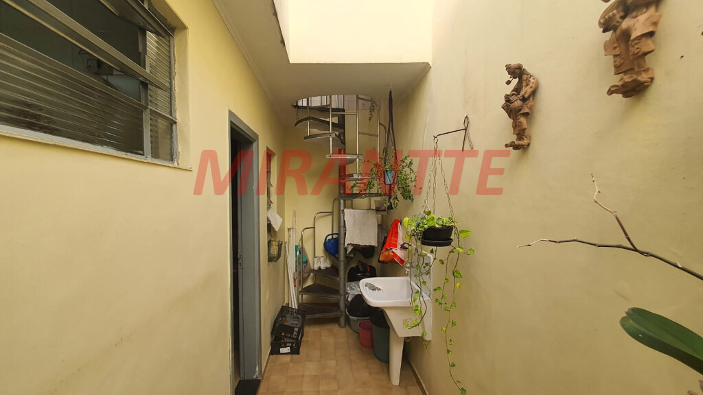 Sobrado de 132m² com 3 quartos em Água Fria