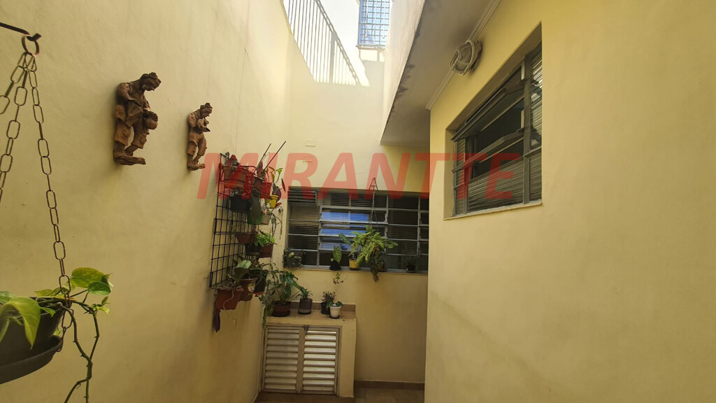 Sobrado de 132m² com 3 quartos em Água Fria