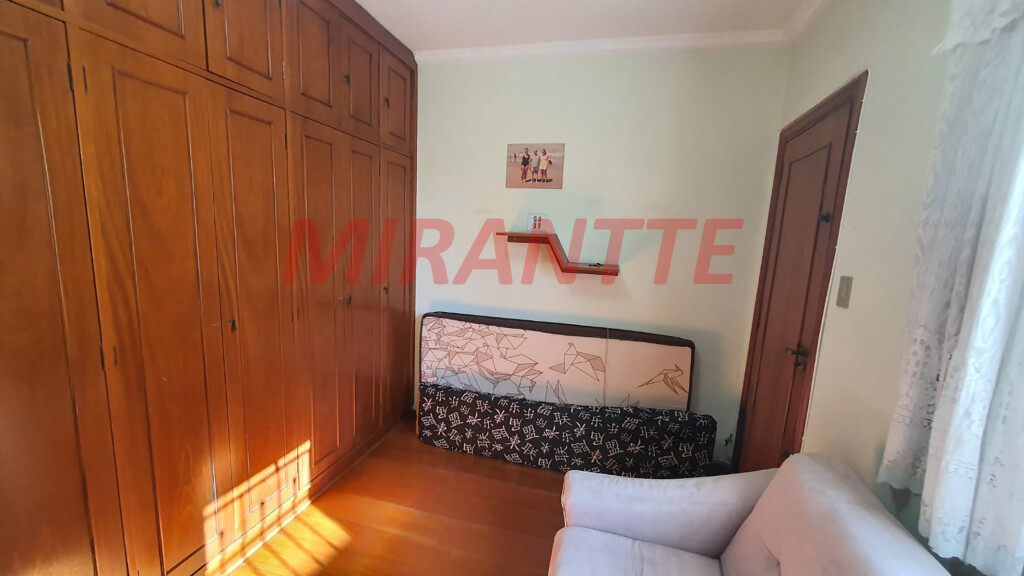 Sobrado de 132m² com 3 quartos em Água Fria