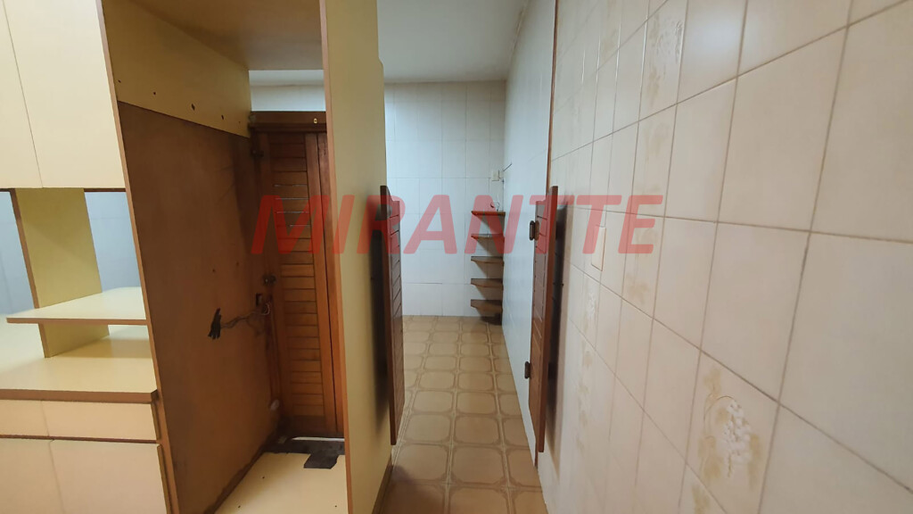Sobrado de 132m² com 3 quartos em Água Fria