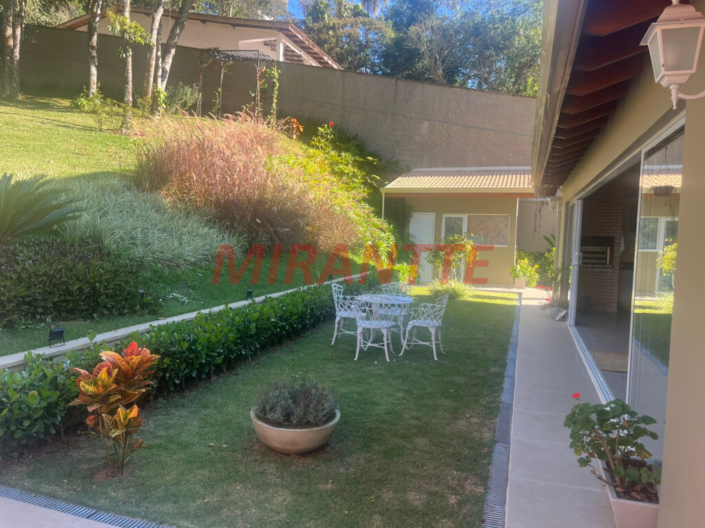 Casa terrea de 205m² com 3 quartos em Serra da Cantareira