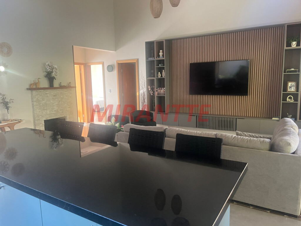 Casa terrea de 205m² com 3 quartos em Serra da Cantareira