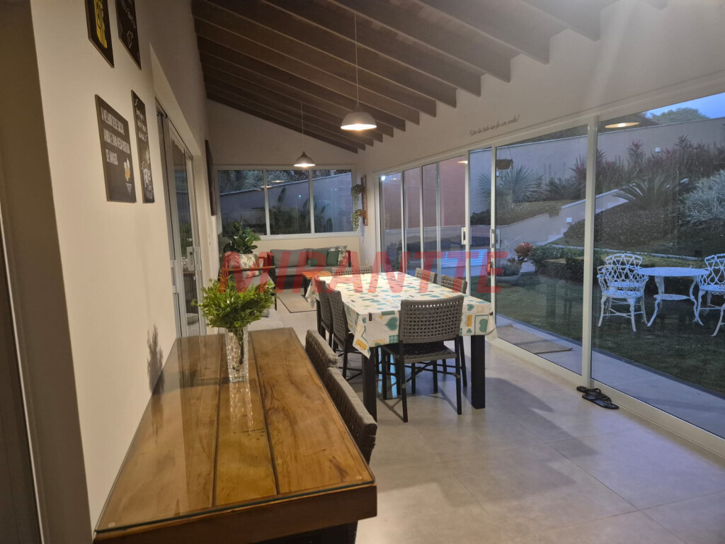 Casa terrea de 205m² com 3 quartos em Serra da Cantareira