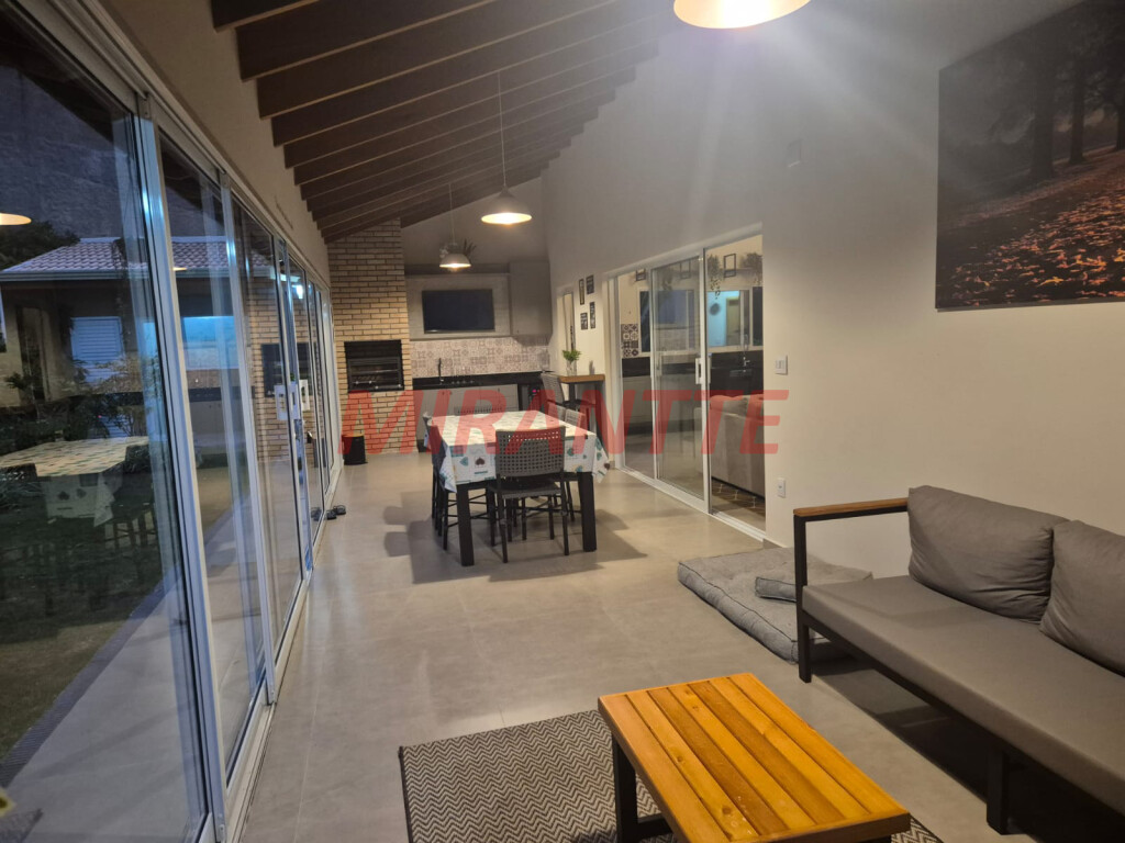 Casa terrea de 205m² com 3 quartos em Serra da Cantareira
