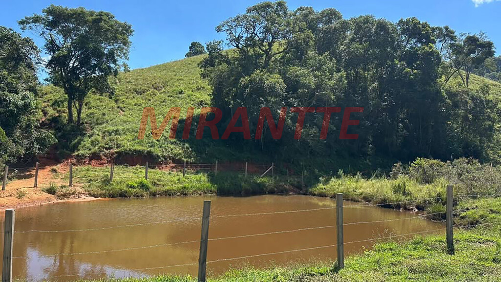 Chácara em Paiol Grande