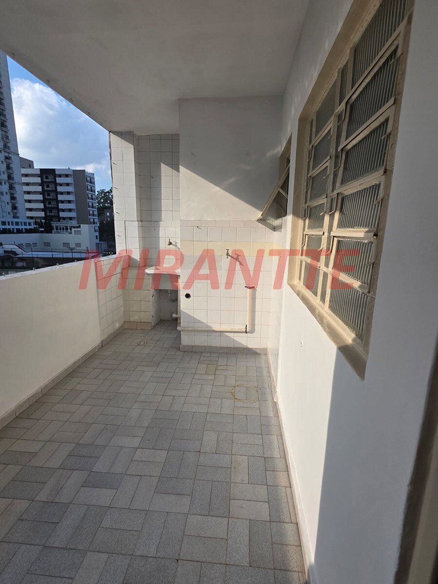 Apartamento com 3 quartos em Água Fria