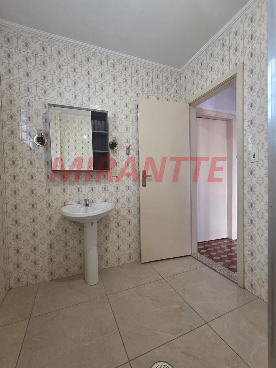 Apartamento com 3 quartos em Água Fria