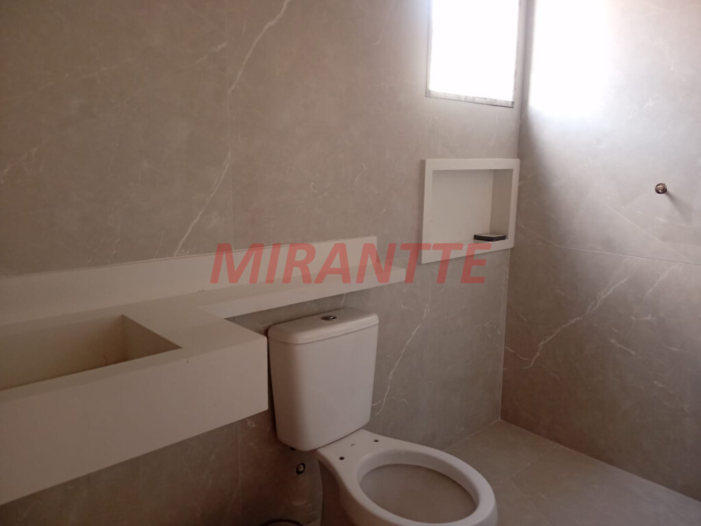 Sobrado de 120m² com 2 quartos em Santa Teresinha