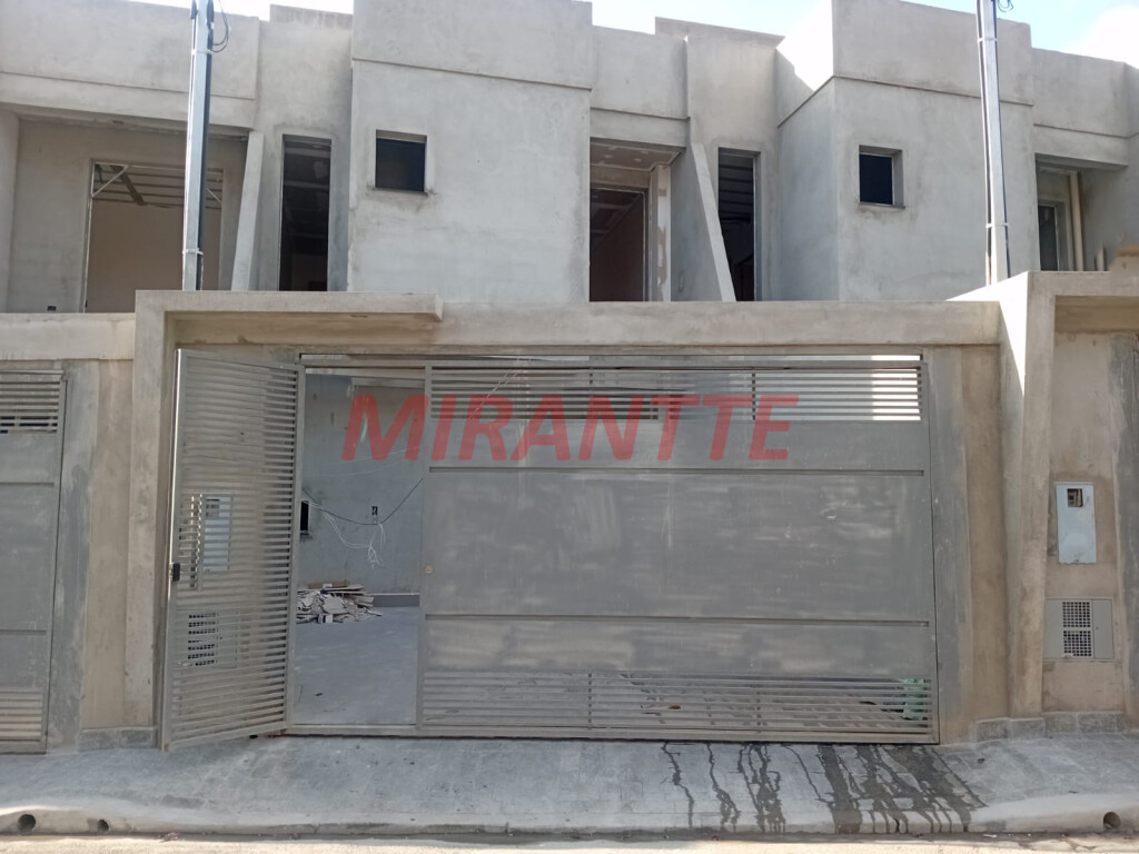 Sobrado de 120m² com 2 quartos em Santa Teresinha