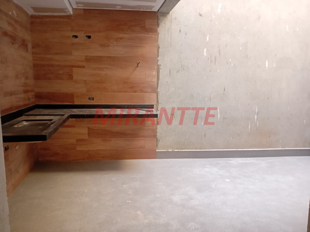 Sobrado de 120m² com 2 quartos em Santa Teresinha