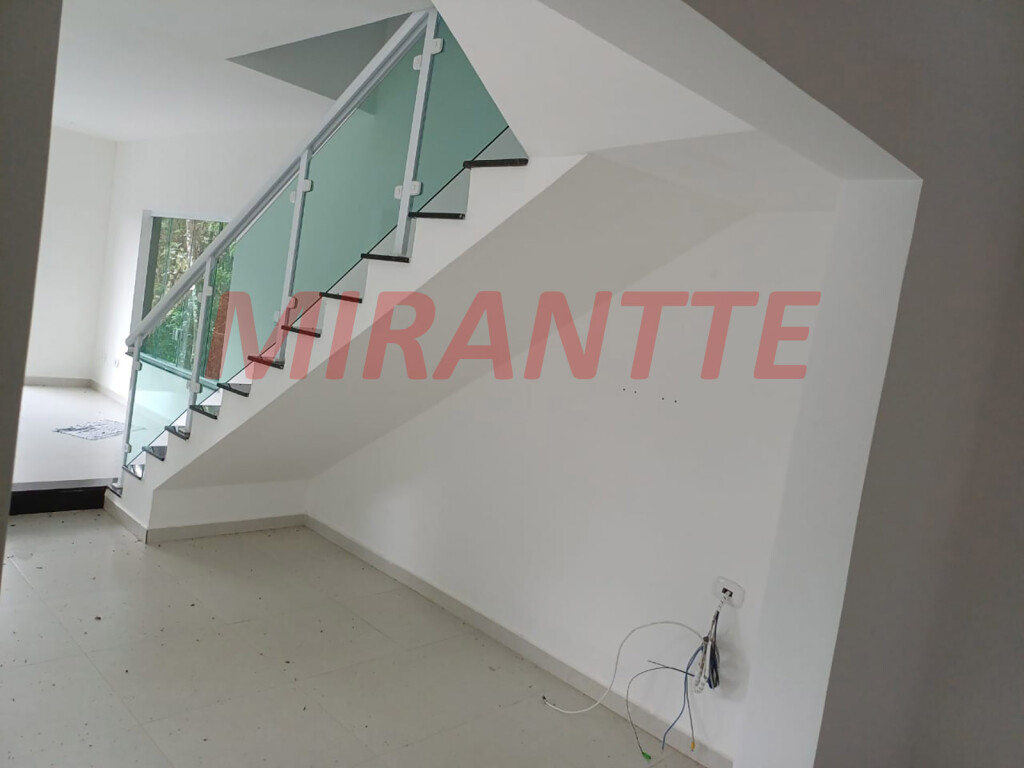 Cond. fechado de 300m² com 4 quartos em SANTA INÊS