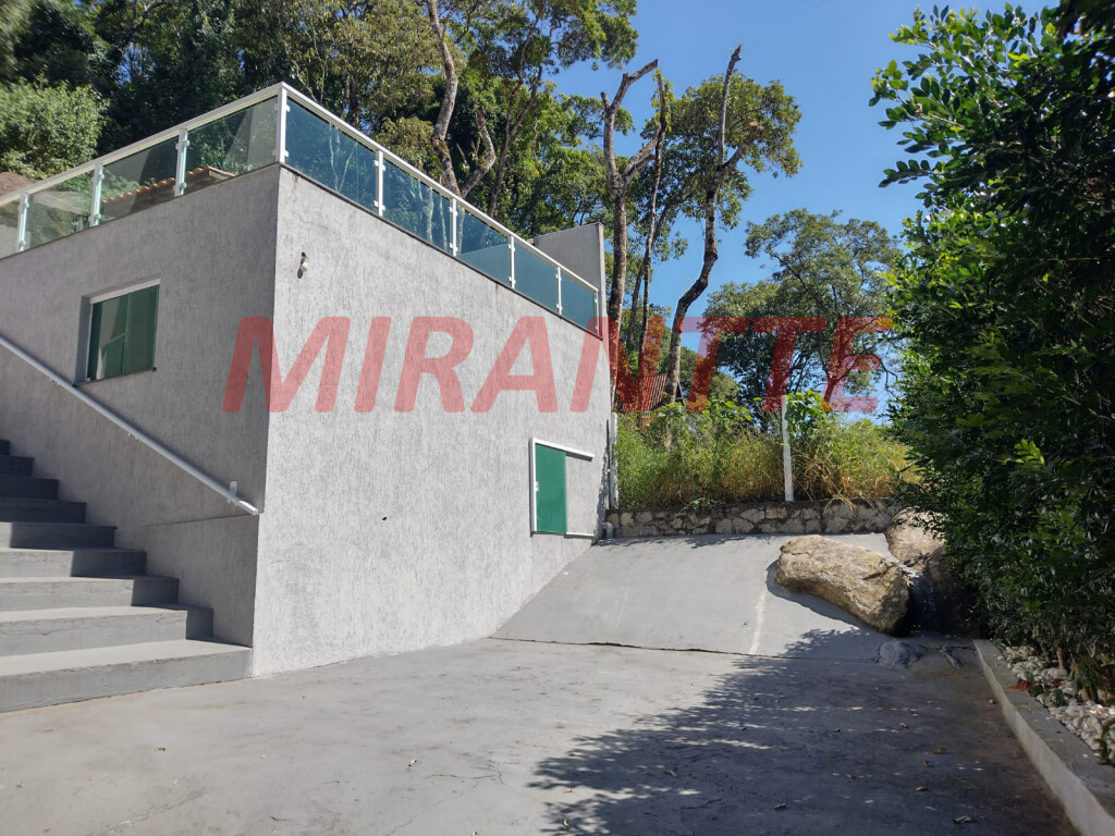 Cond. fechado de 300m² com 4 quartos em SANTA INÊS