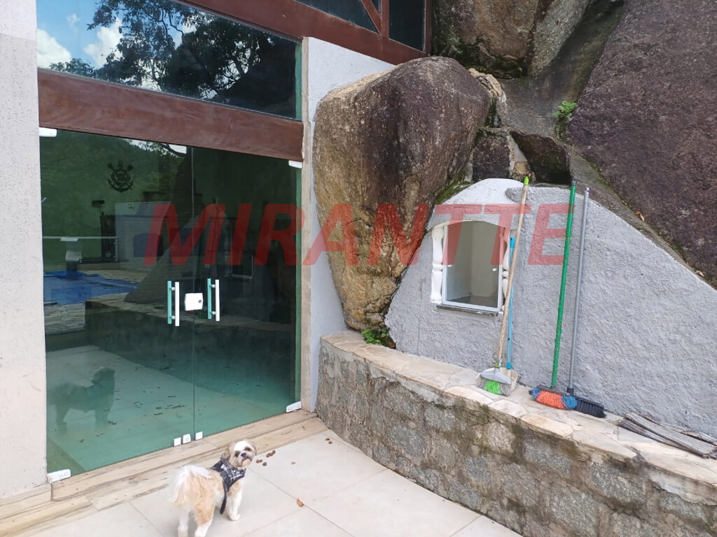 Cond. fechado de 300m² com 4 quartos em SANTA INÊS