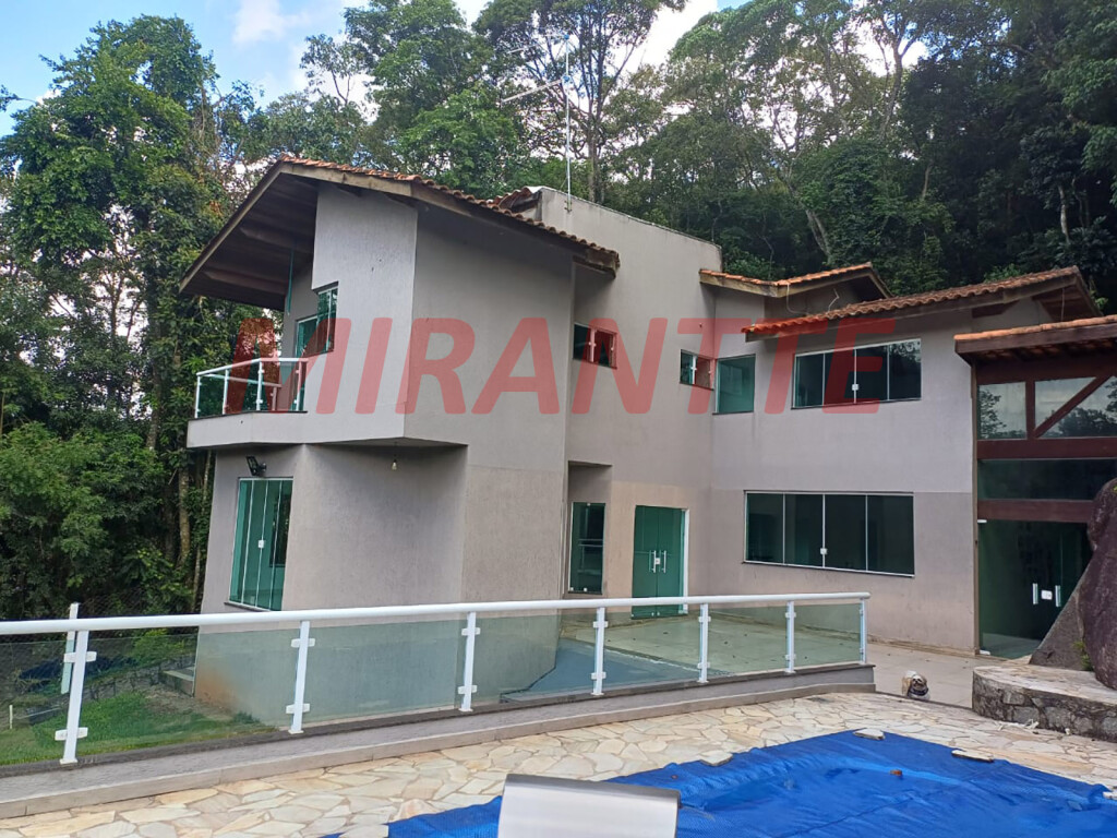 Cond. fechado de 300m² com 4 quartos em SANTA INÊS