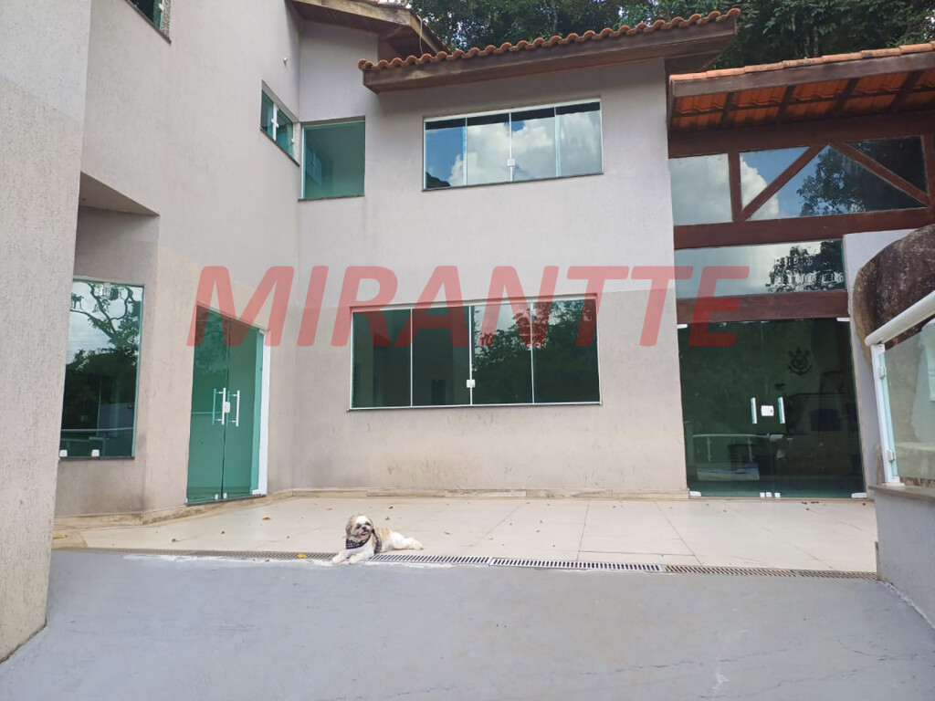 Cond. fechado de 300m² com 4 quartos em SANTA INÊS