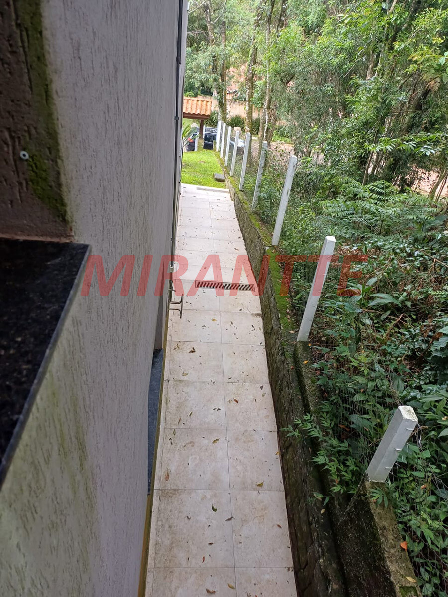 Cond. fechado de 300m² com 4 quartos em SANTA INÊS