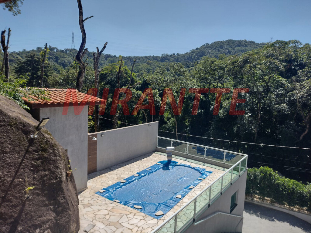 Cond. fechado de 300m² com 4 quartos em SANTA INÊS