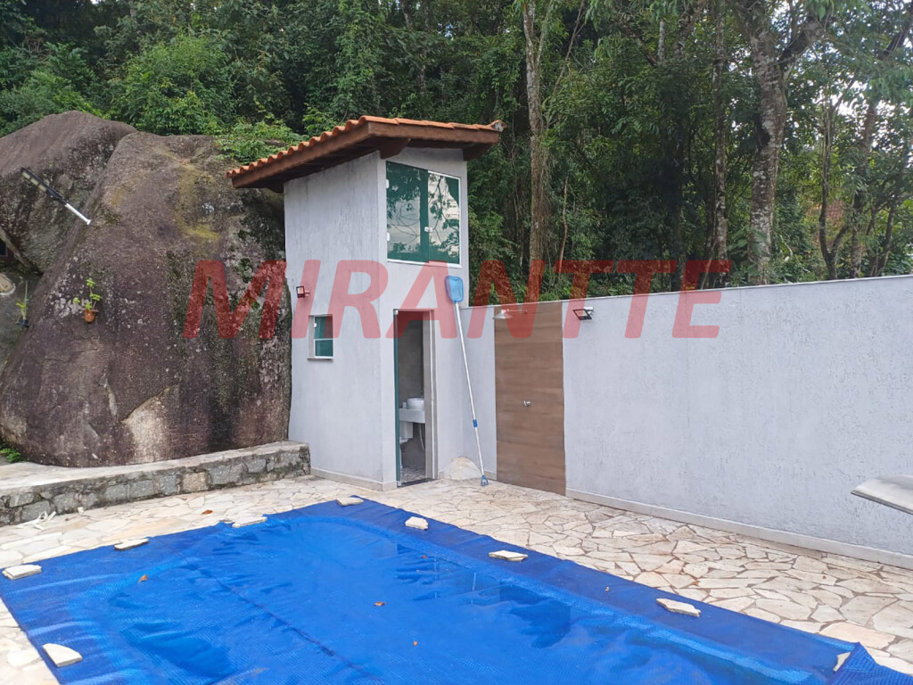 Cond. fechado de 300m² com 4 quartos em SANTA INÊS