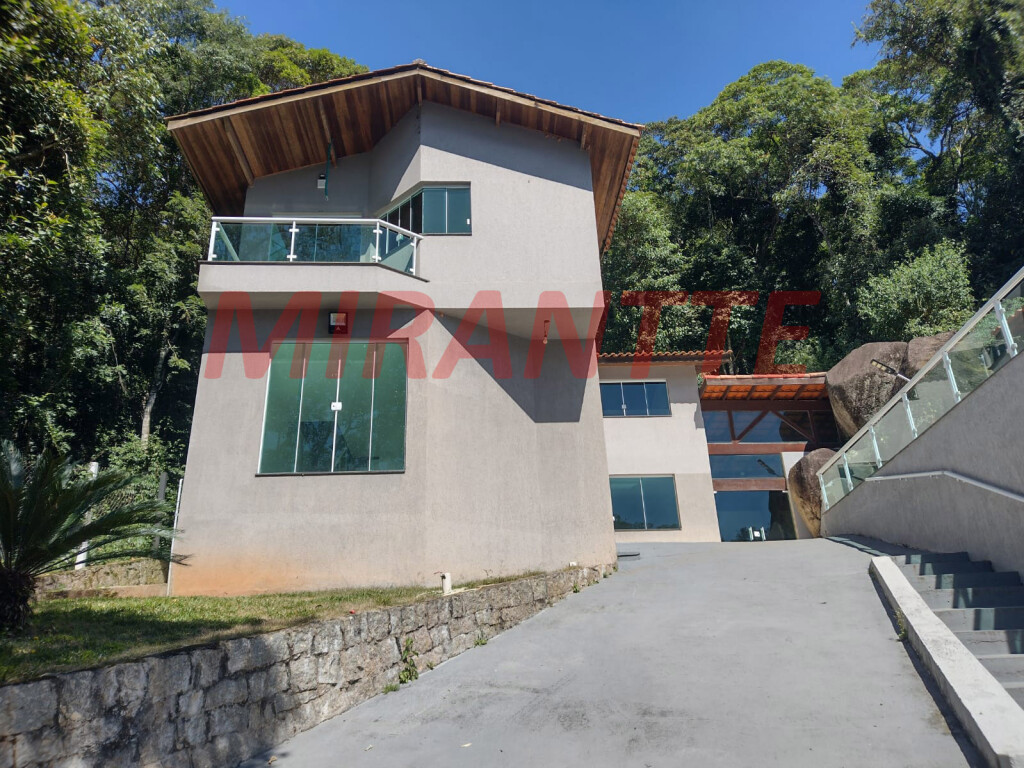 Cond. fechado de 300m² com 4 quartos em SANTA INÊS