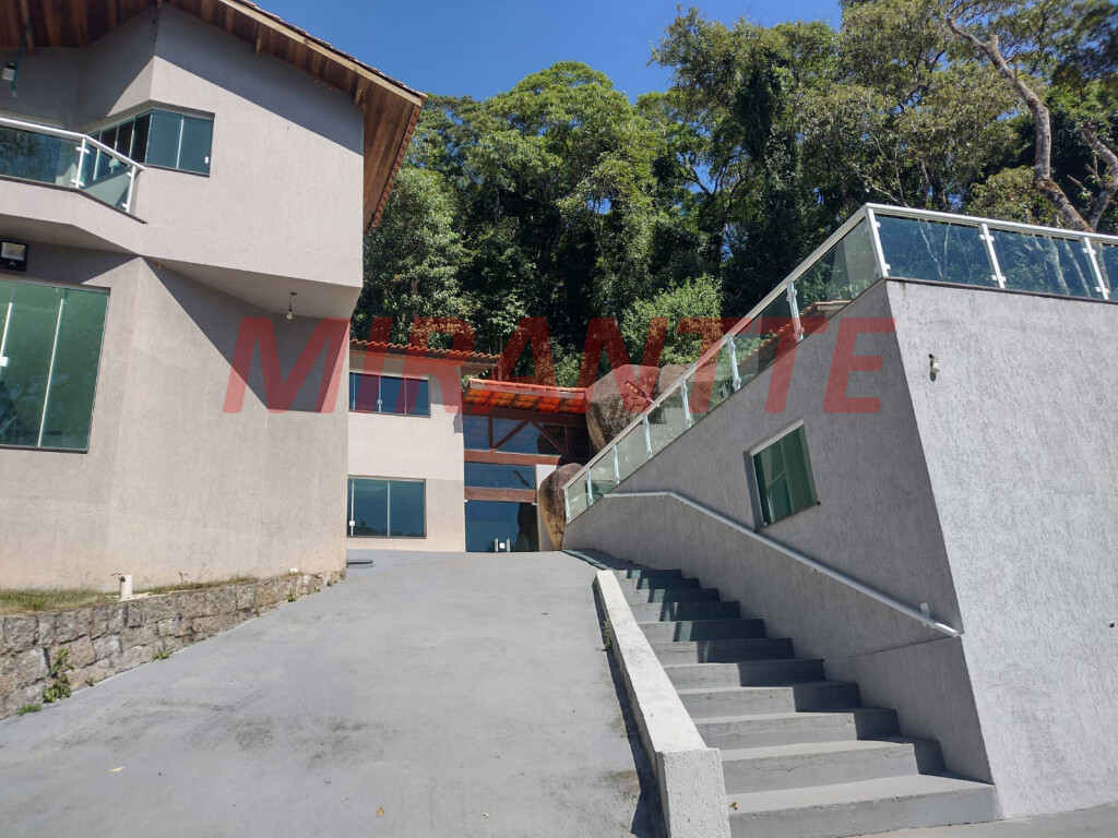 Cond. fechado de 300m² com 4 quartos em SANTA INÊS