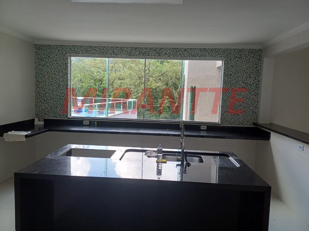 Cond. fechado de 300m² com 4 quartos em SANTA INÊS