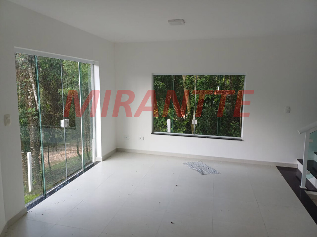 Cond. fechado de 300m² com 4 quartos em SANTA INÊS