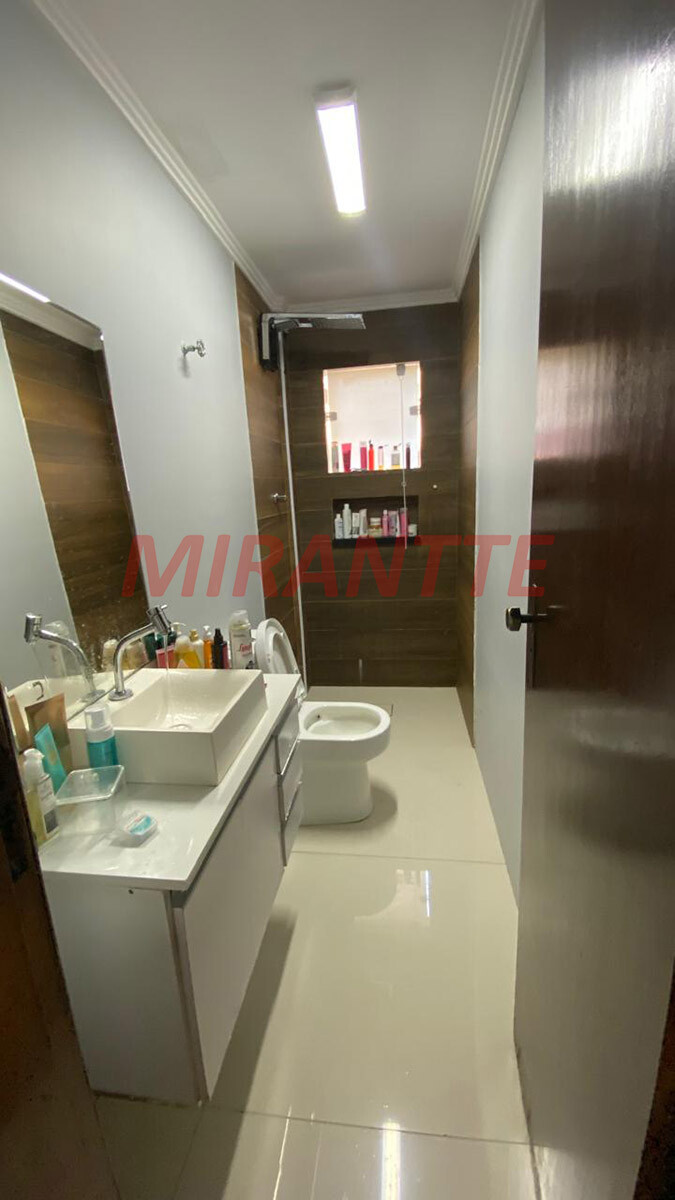 Sobrado de 180m² com 4 quartos em Vila Irmaos Arnoni