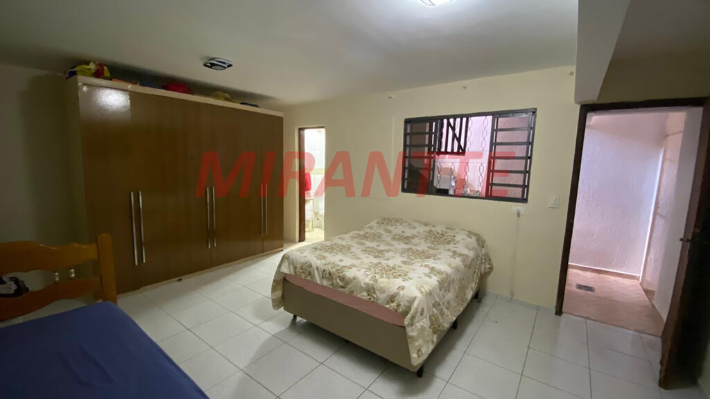Sobrado de 180m² com 4 quartos em Vila Irmaos Arnoni