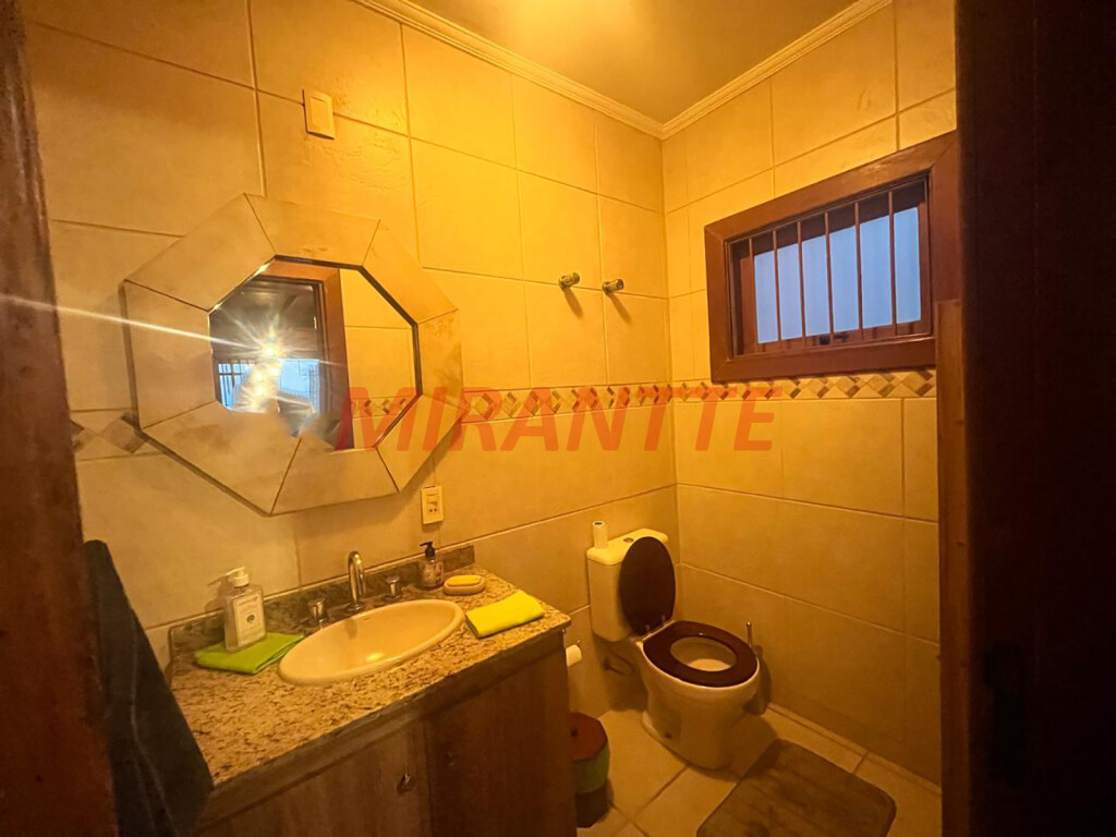 Sobrado com 4 quartos em Tremembe