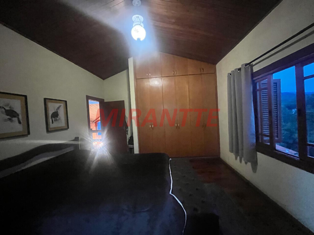 Sobrado com 4 quartos em Tremembe