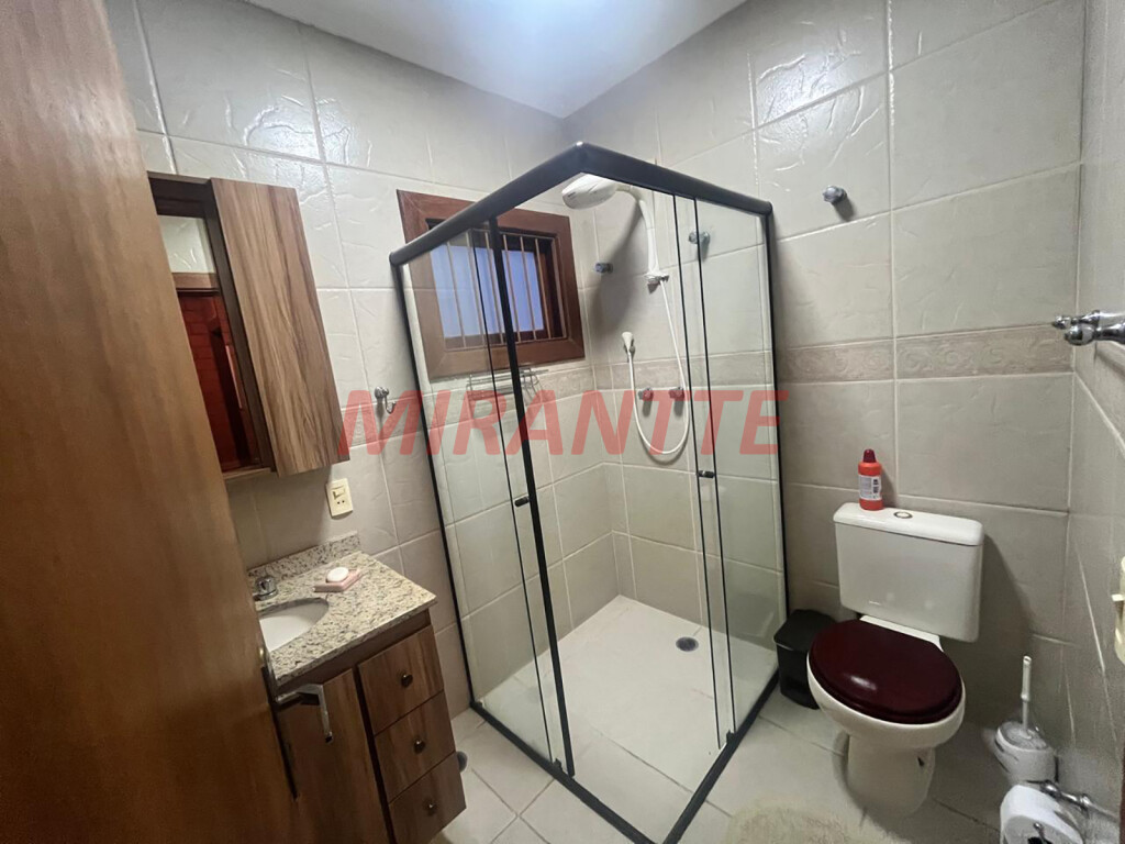 Sobrado com 4 quartos em Tremembe