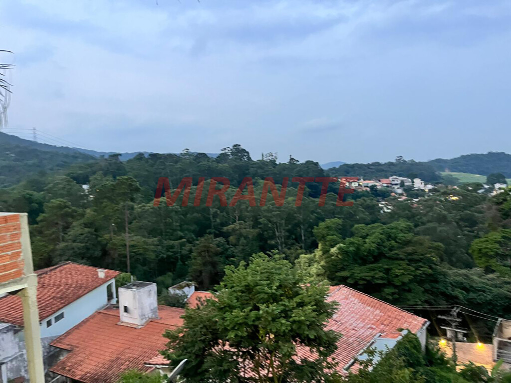 Sobrado com 4 quartos em Tremembe