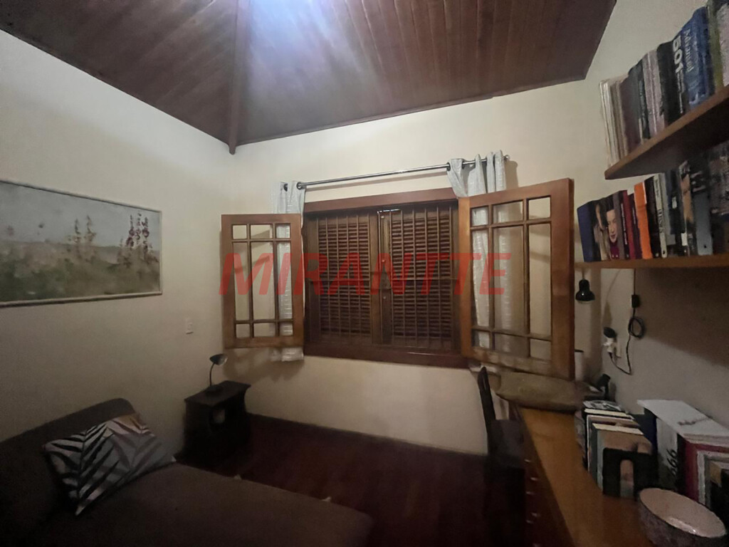 Sobrado com 4 quartos em Tremembe