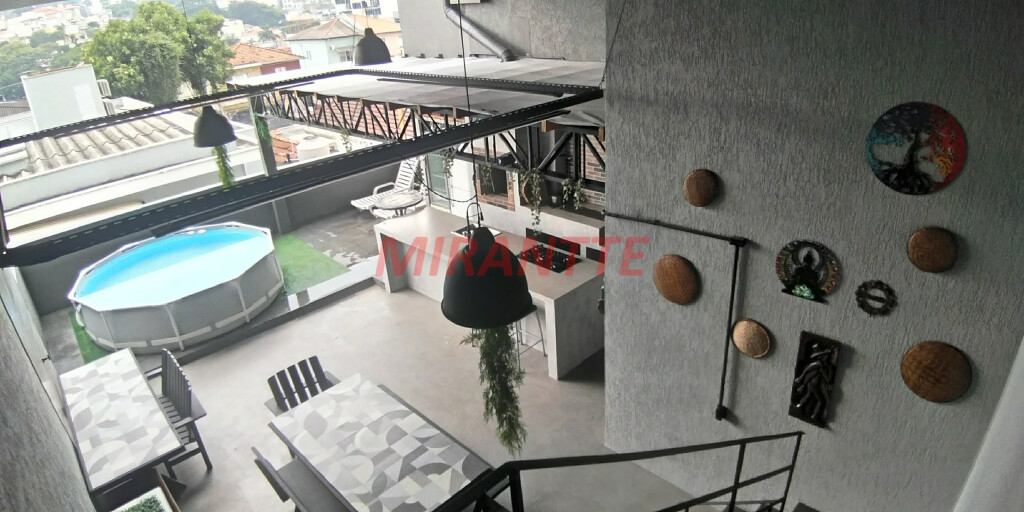 Sobrado de 261m² com 5 quartos em Água Fria