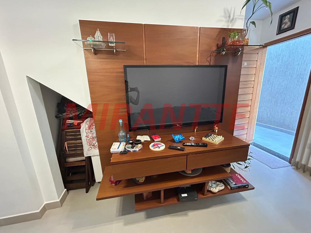 Cond. fechado de 100m² com 2 quartos em Santa Teresinha