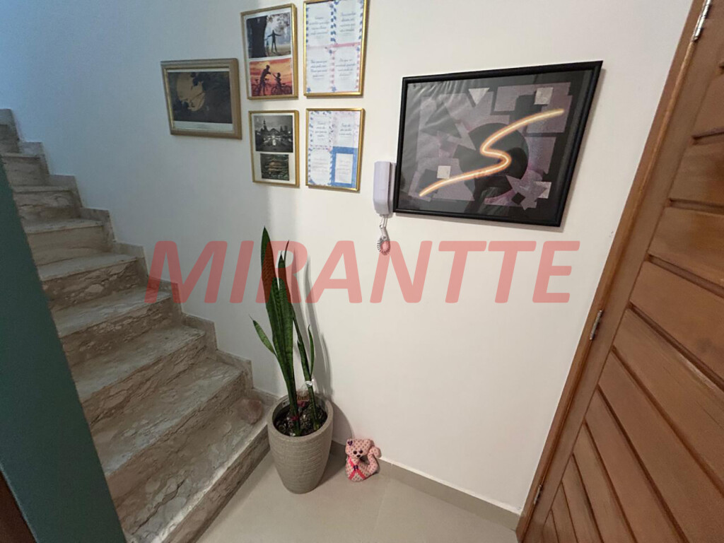 Cond. fechado de 100m² com 2 quartos em Santa Teresinha