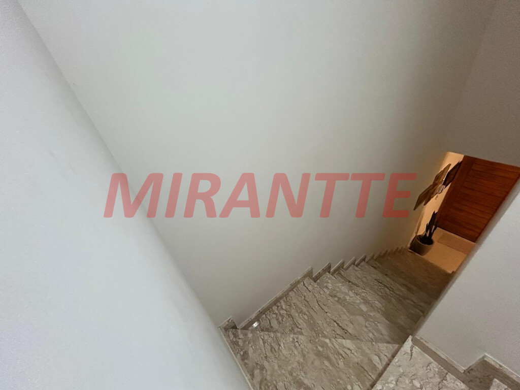 Cond. fechado de 100m² com 2 quartos em Santa Teresinha