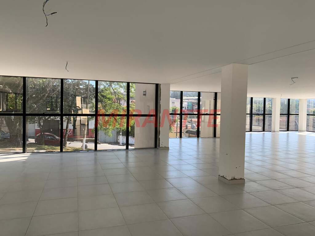 Comercial de 1800m² em santana de parnaiba